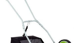 Grass chather detail of the greenworks 25052 reel mower